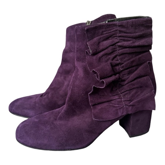 Vero Cuoio Purple Suede Ruffle Ankle Boots - Size 7.5-7 - Picture 2 of 4